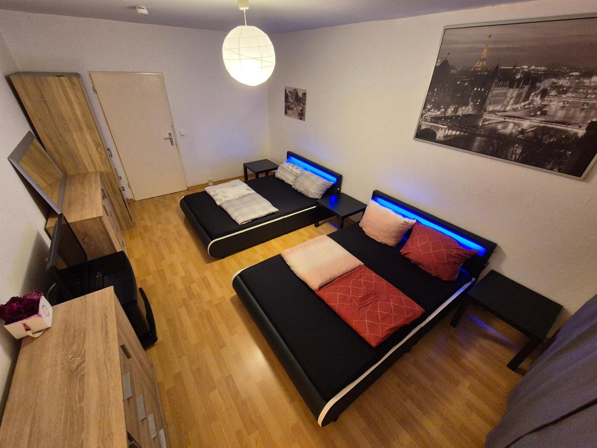 Schoene 3 Schlafzimmer Wohnung Mit 4 Dopplbetten Berlijn Buitenkant foto