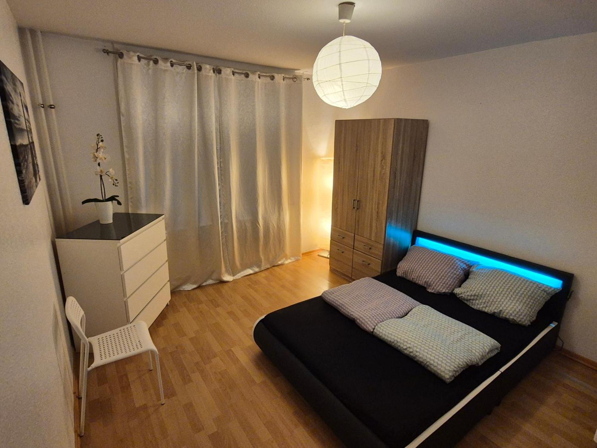 Schoene 3 Schlafzimmer Wohnung Mit 4 Dopplbetten Berlijn Buitenkant foto