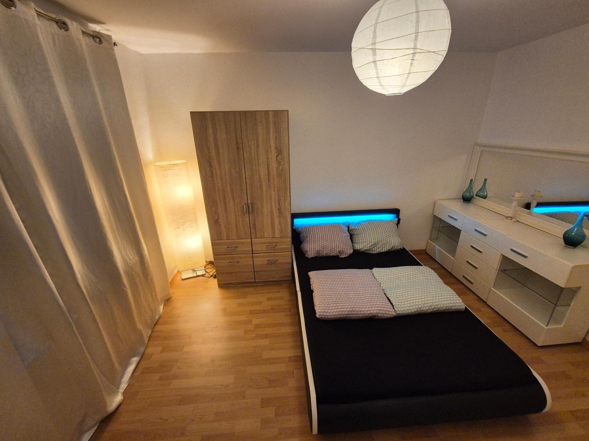Schoene 3 Schlafzimmer Wohnung Mit 4 Dopplbetten Berlijn Buitenkant foto