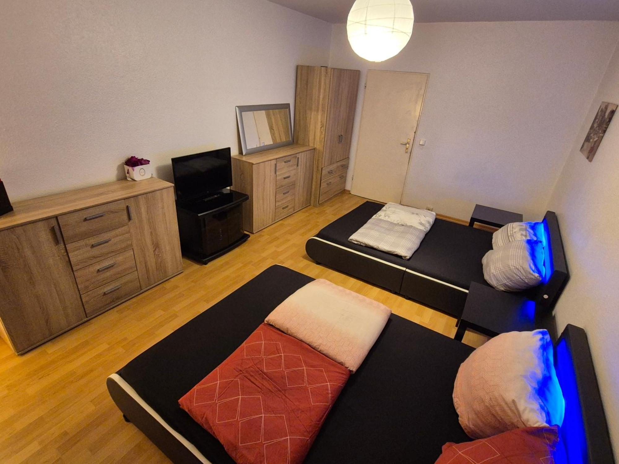 Schoene 3 Schlafzimmer Wohnung Mit 4 Dopplbetten Berlijn Buitenkant foto