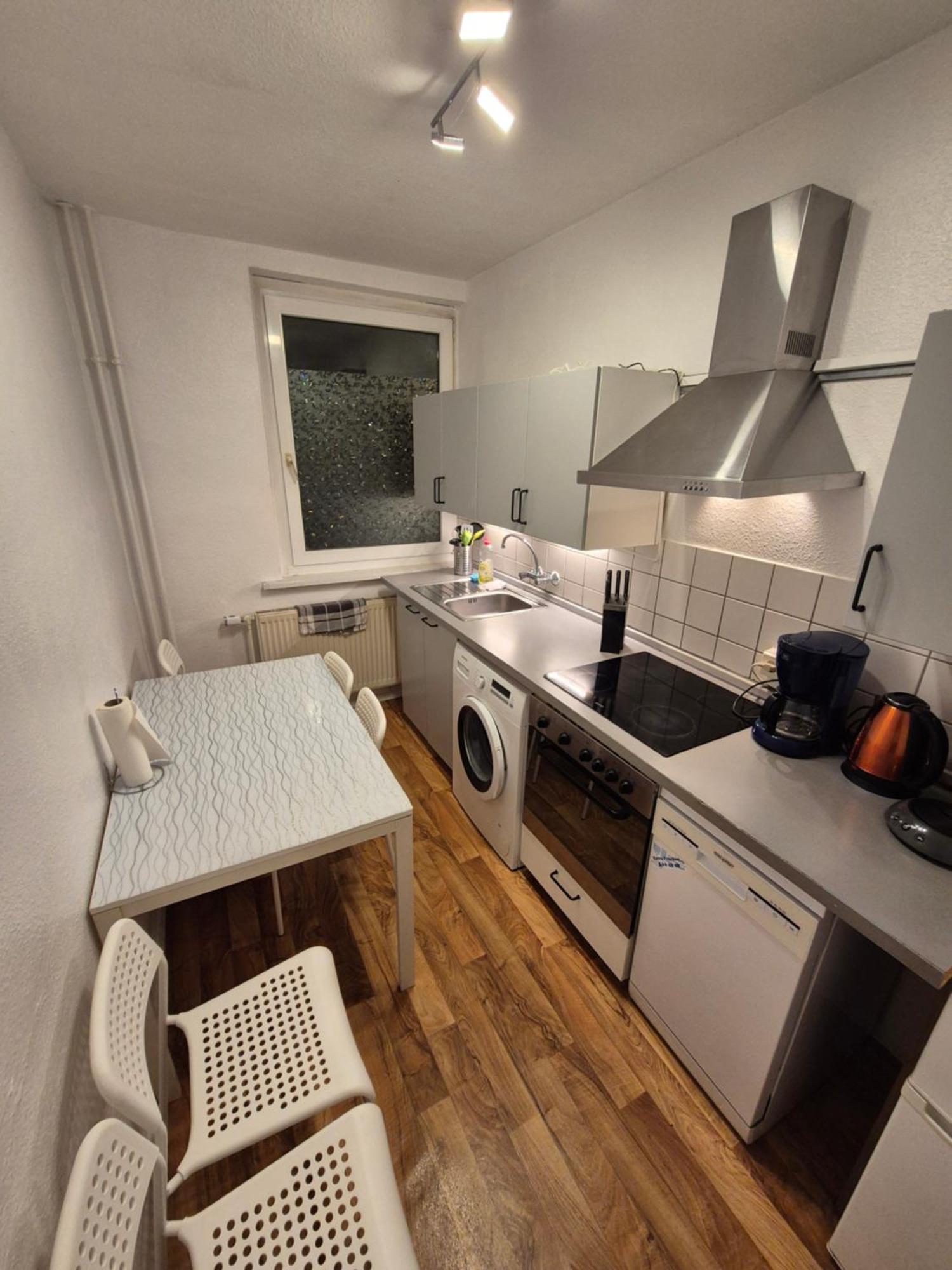 Schoene 3 Schlafzimmer Wohnung Mit 4 Dopplbetten Berlijn Buitenkant foto